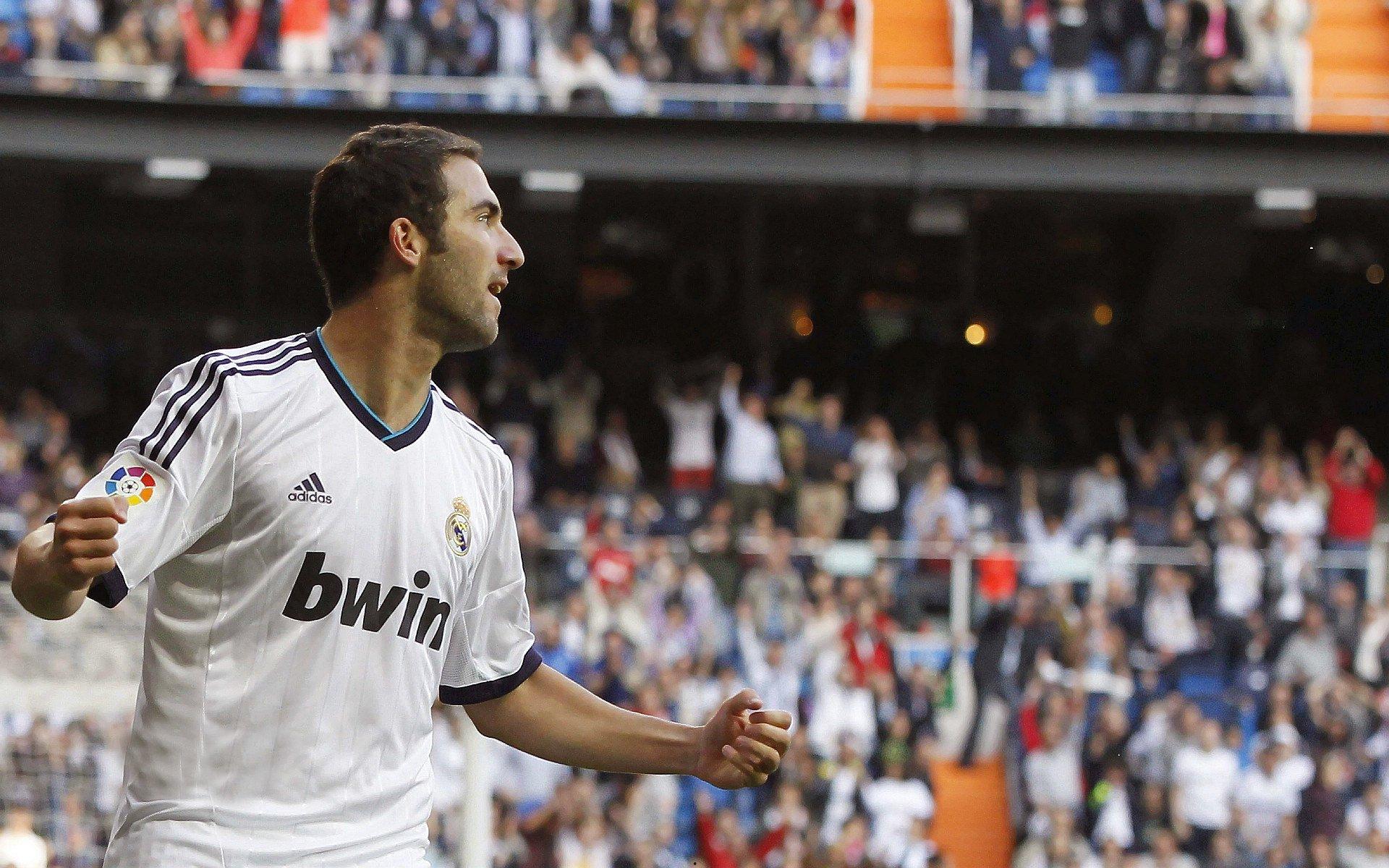 沙特联激战正酣!吉达联合领跑积分榜,新月紧追,利雅得胜利稳居第四