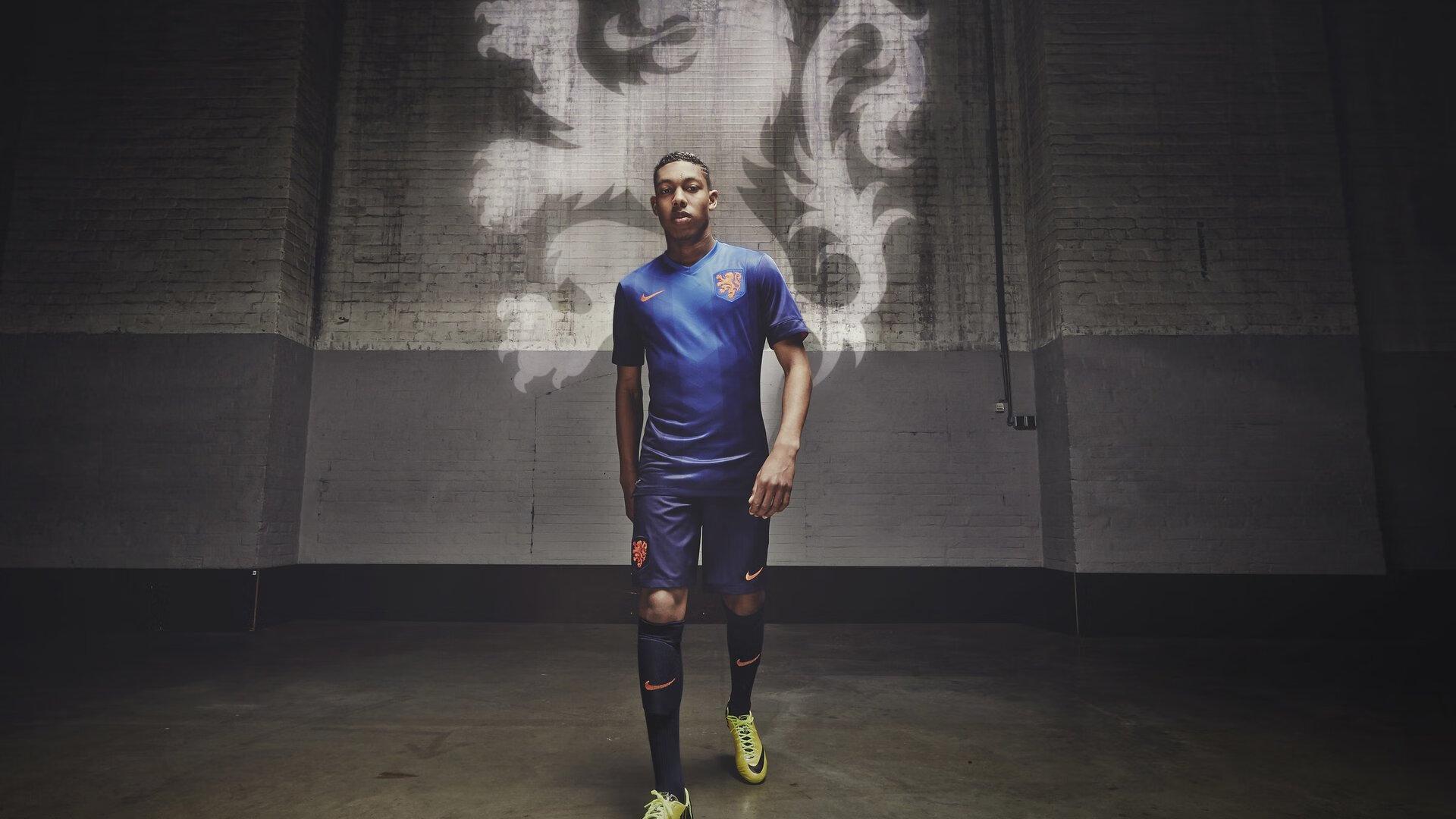 奥斯梅恩转会风云再起，新月天价合同重启谈判